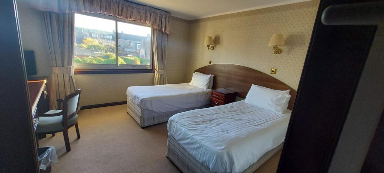 Gordon Arms Hotel Fochabers Exteriör bild