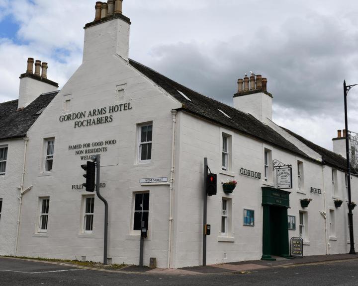 Gordon Arms Hotel Fochabers Exteriör bild